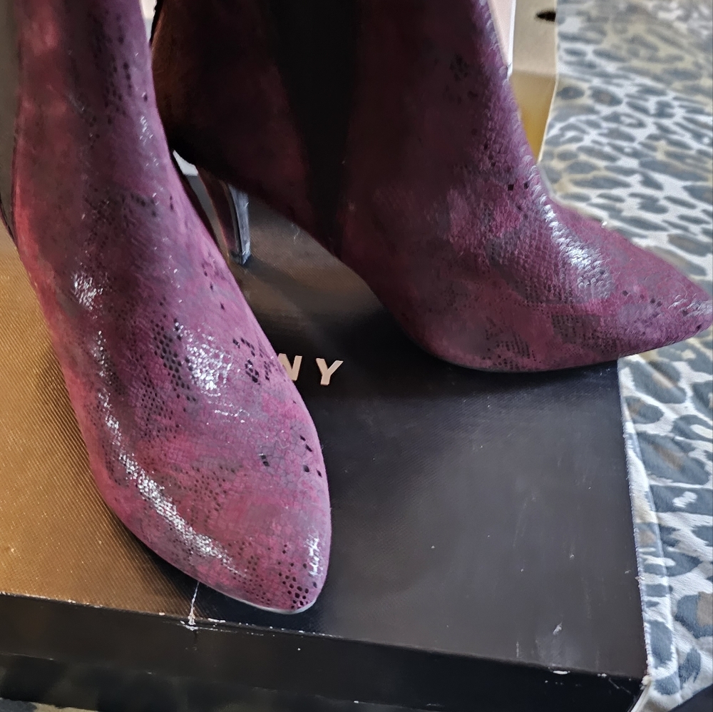Shoes - Picture 5 of 8